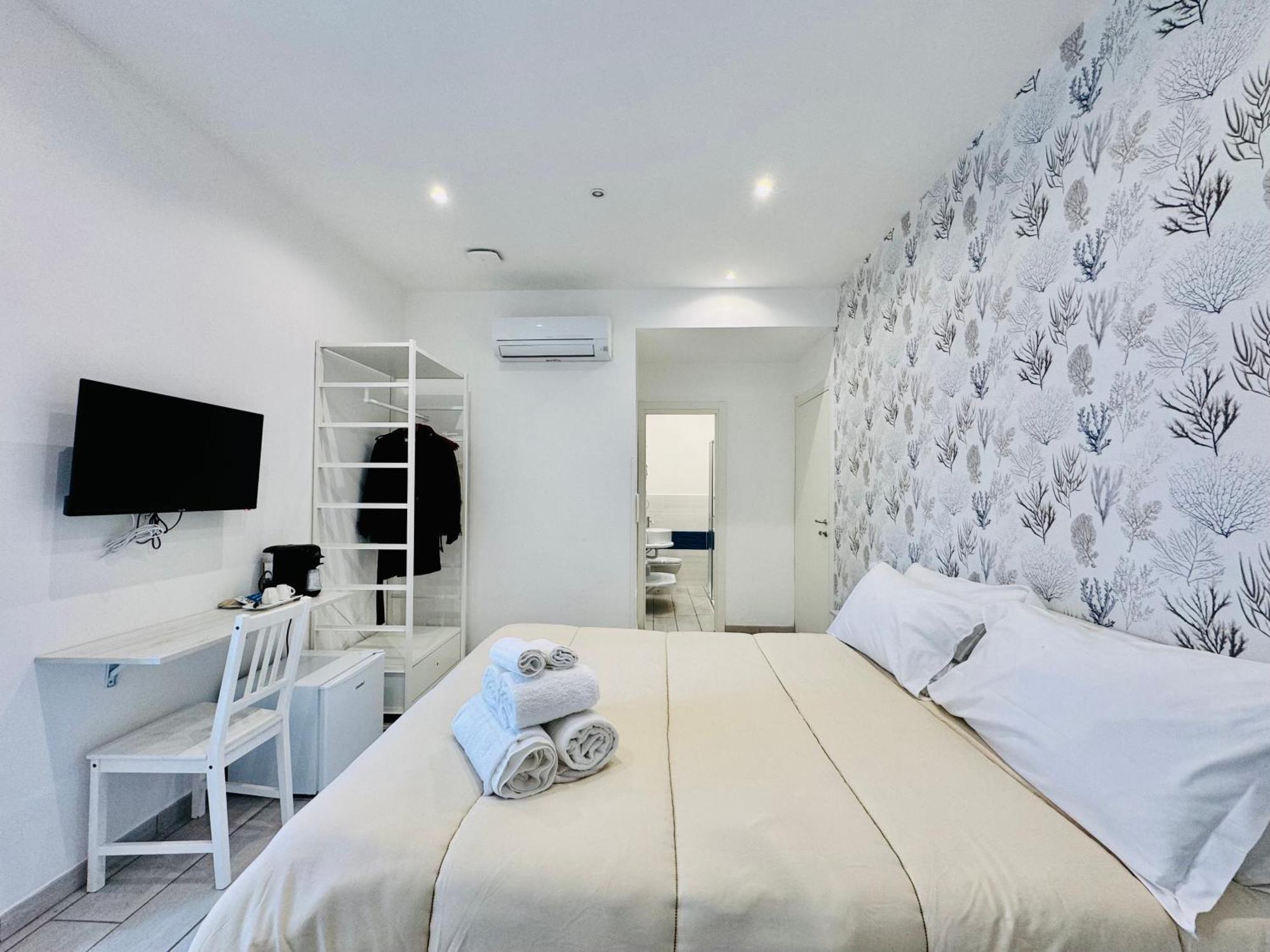 Yourhome - Blue Marina Rooms Sorrento Bagian luar foto
