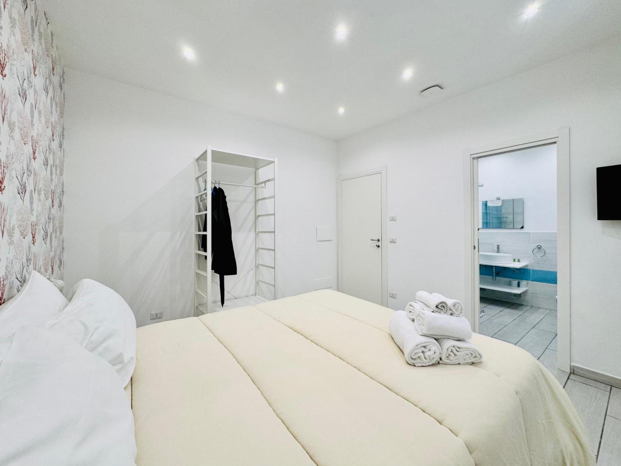 Yourhome - Blue Marina Rooms Sorrento Bagian luar foto