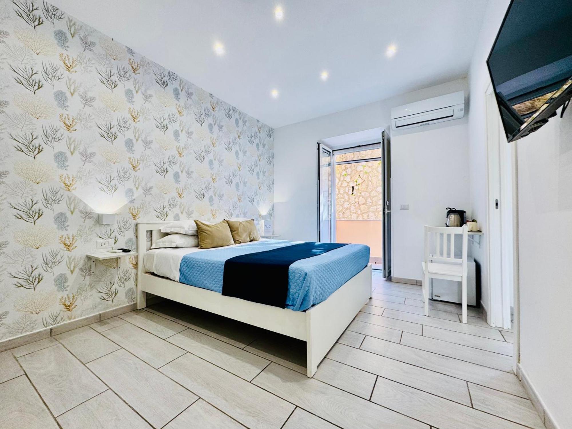 Yourhome - Blue Marina Rooms Sorrento Bagian luar foto